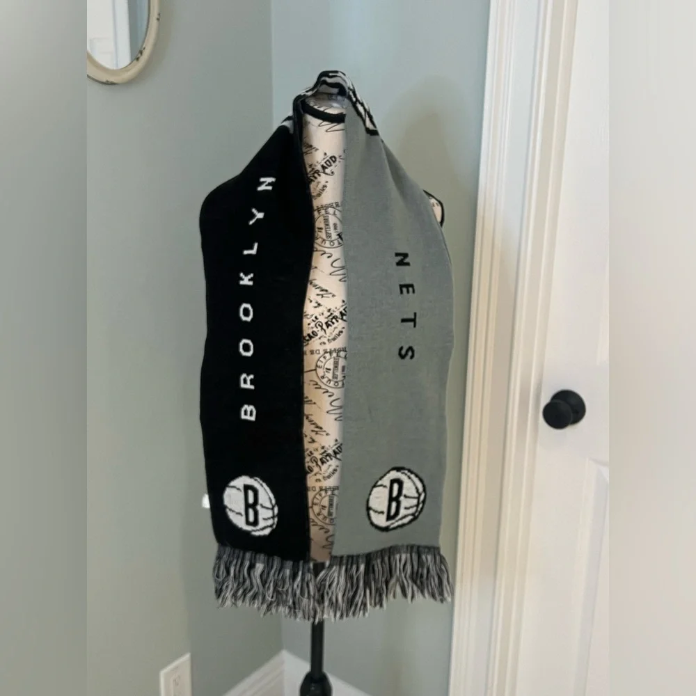 Foco Brooklyn Nets Two Toned Scarf | Fringe | Black & Gray | OS | Like New